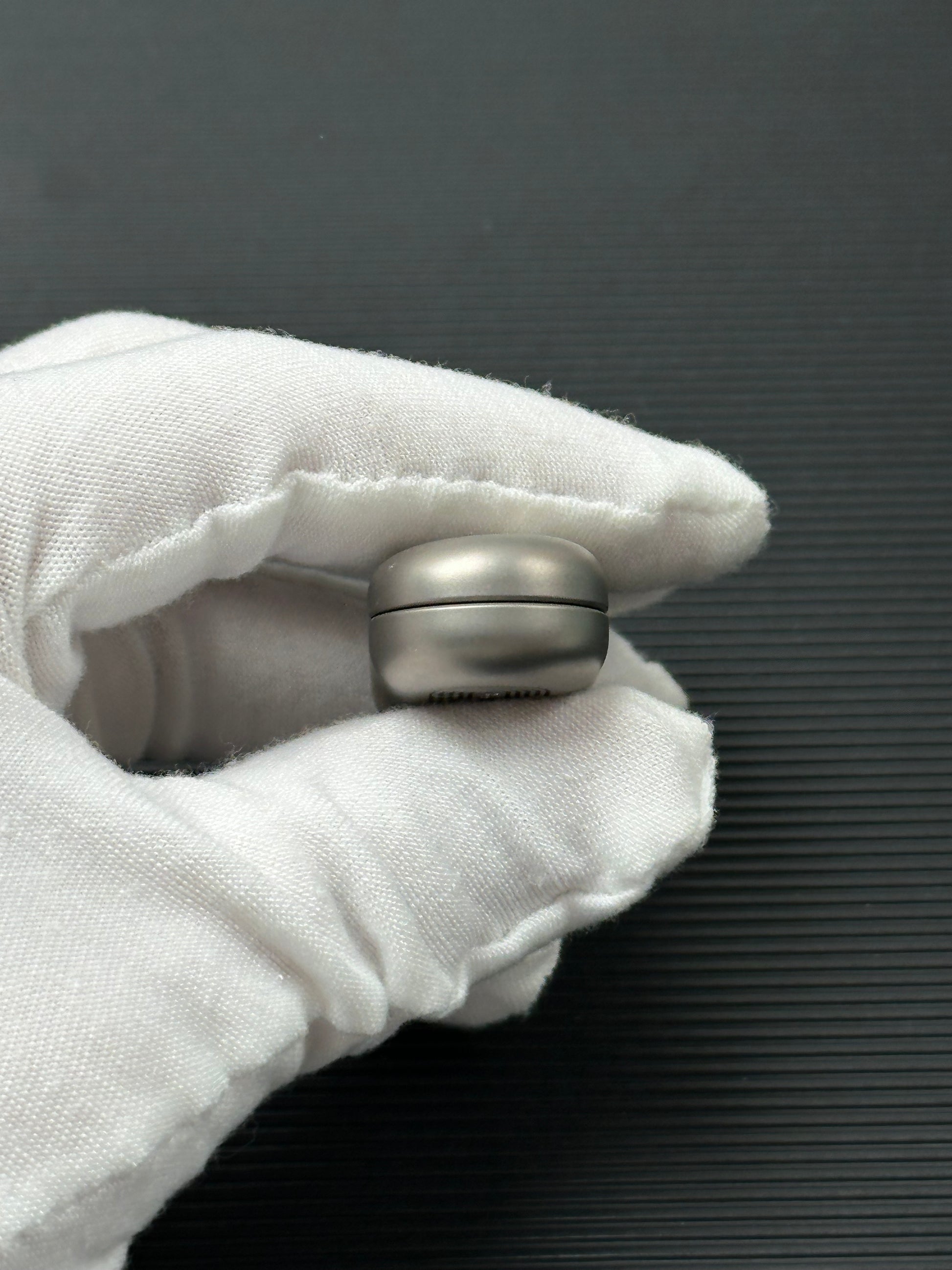 Floating Cloud Titanium