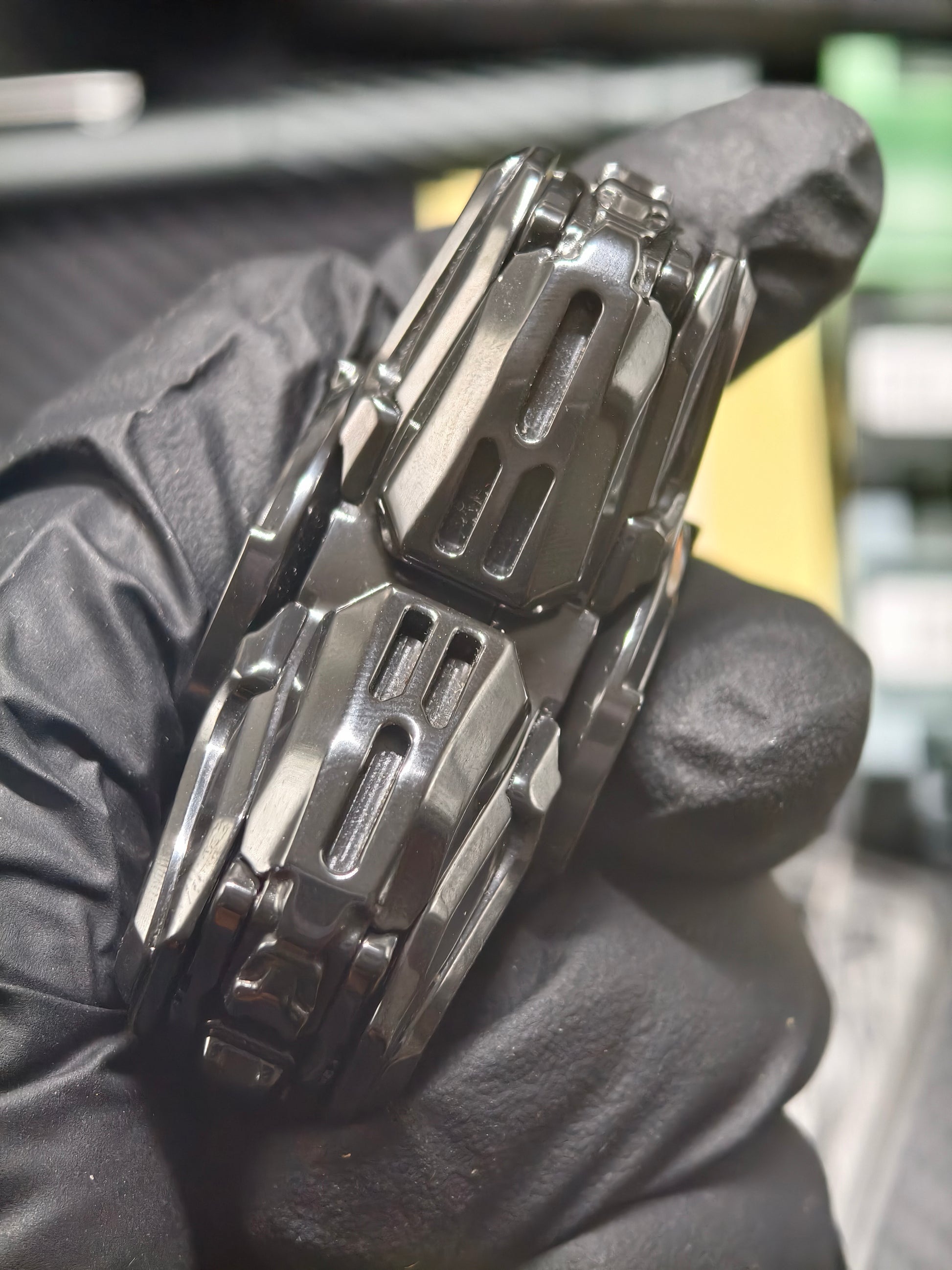 Shock String Zirconium