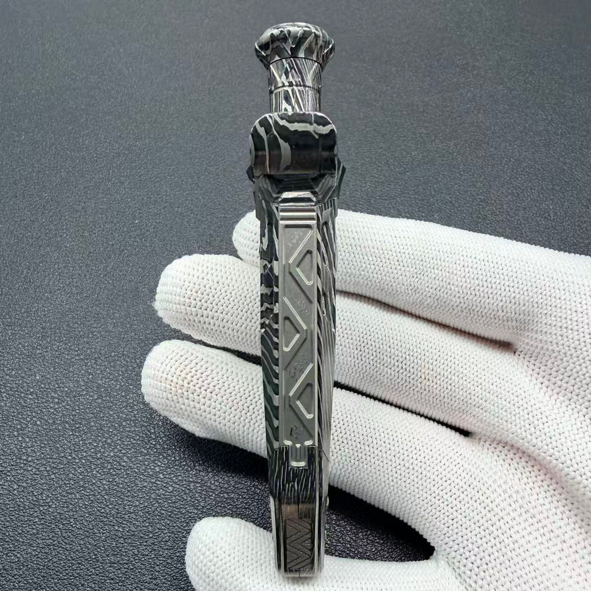 Aroundight Zircuti