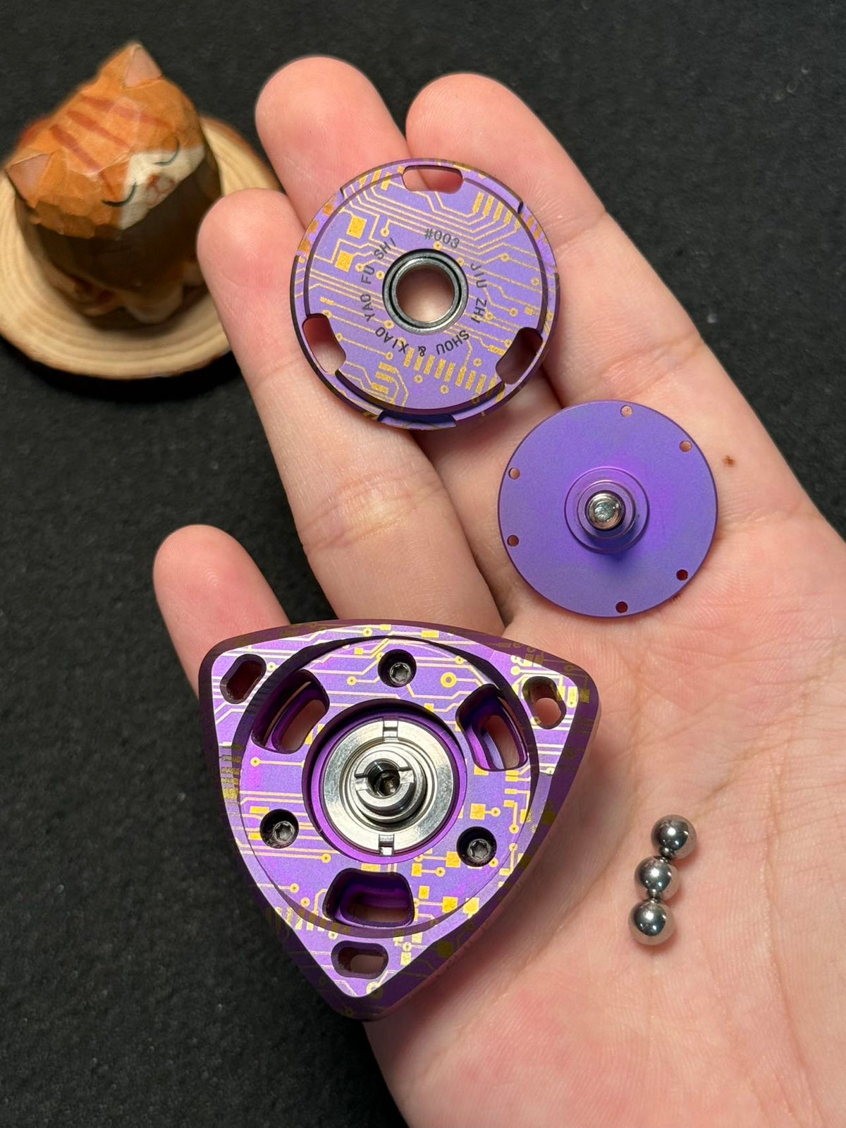 ROAR Titanium