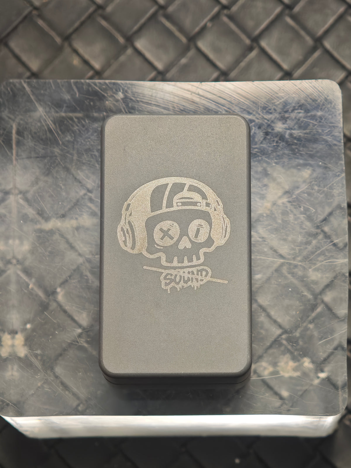 Mute Zirconium