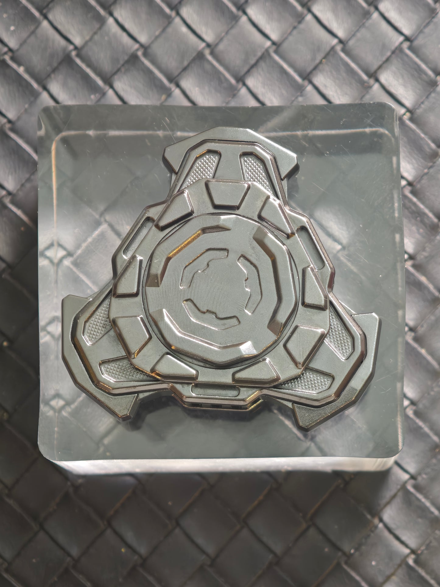 Triple Leaf Ignition Shell Opening Zirconium