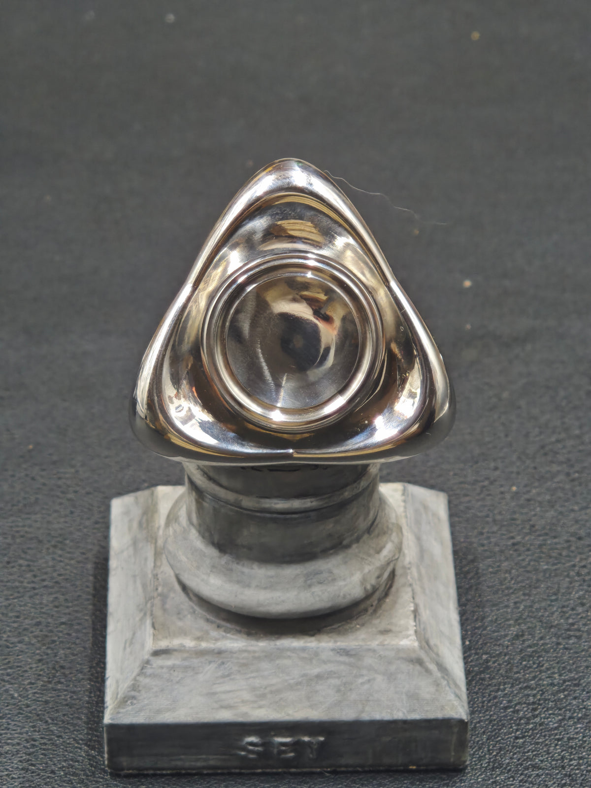 Crossing Stainless Steel Polished