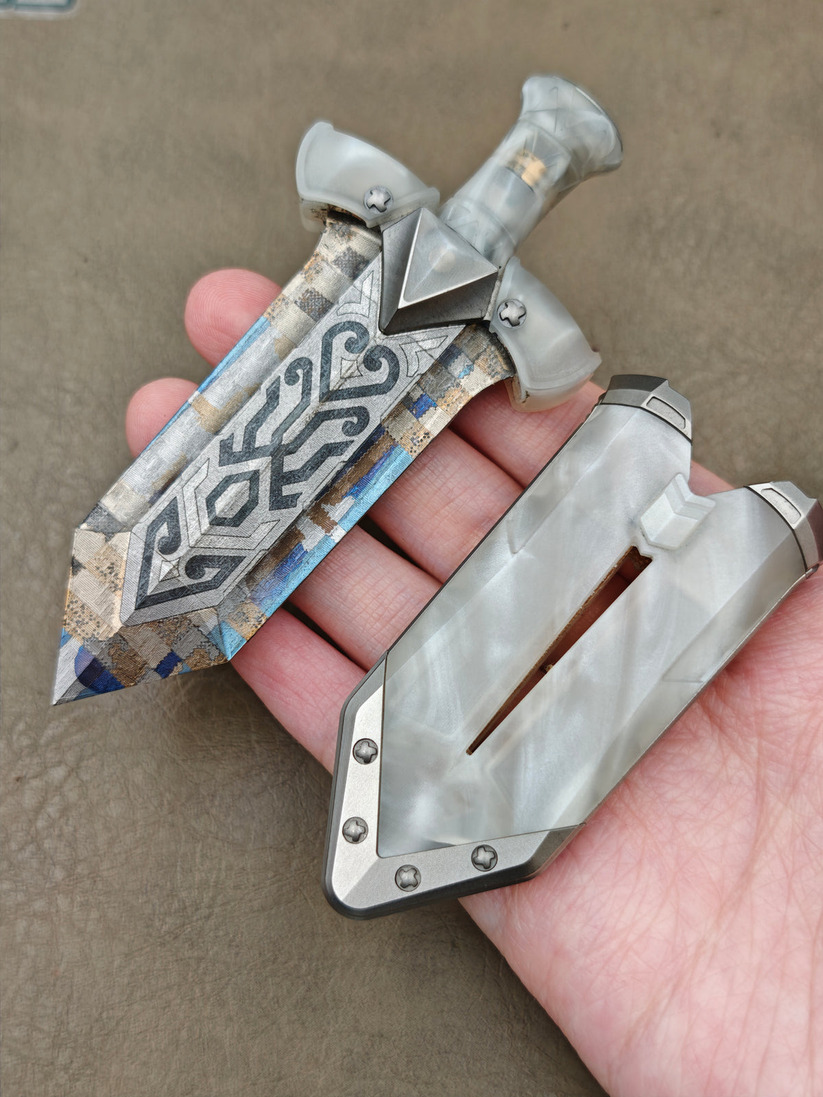 Ghost Lantern Lake Sword G10
