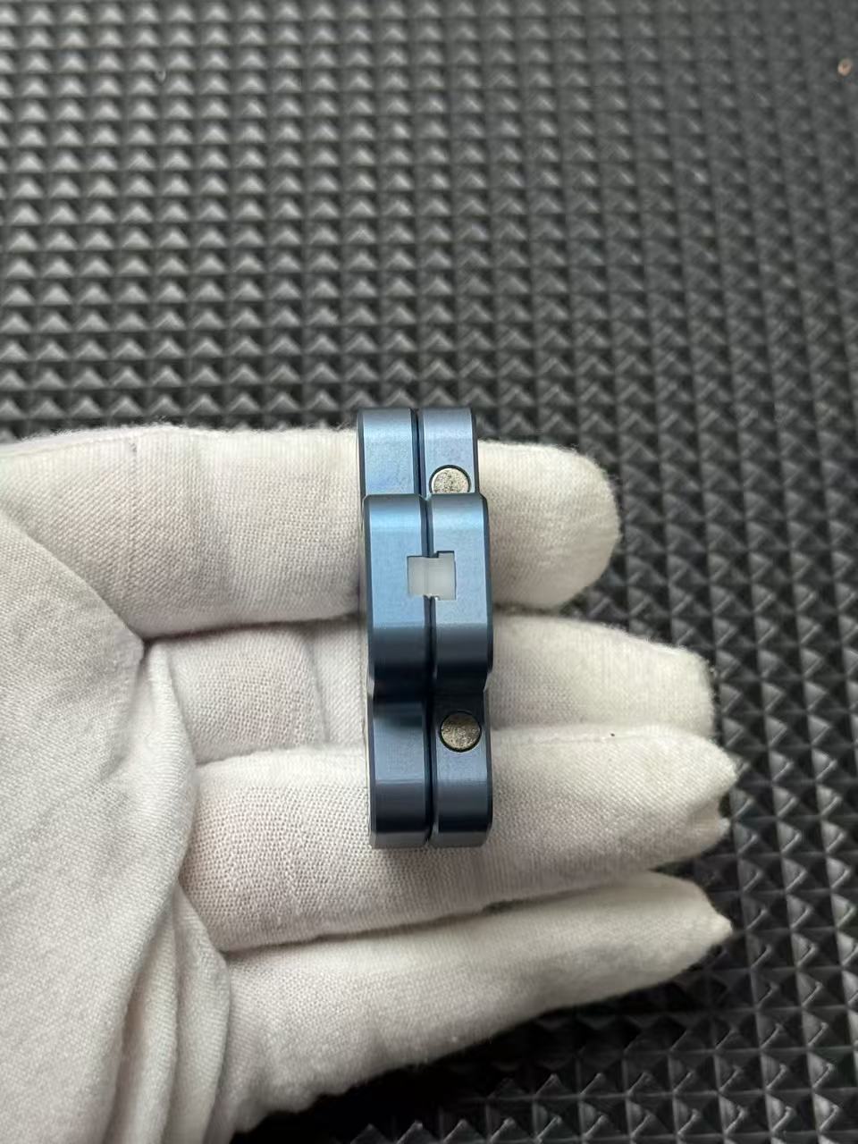 "+" Titanium