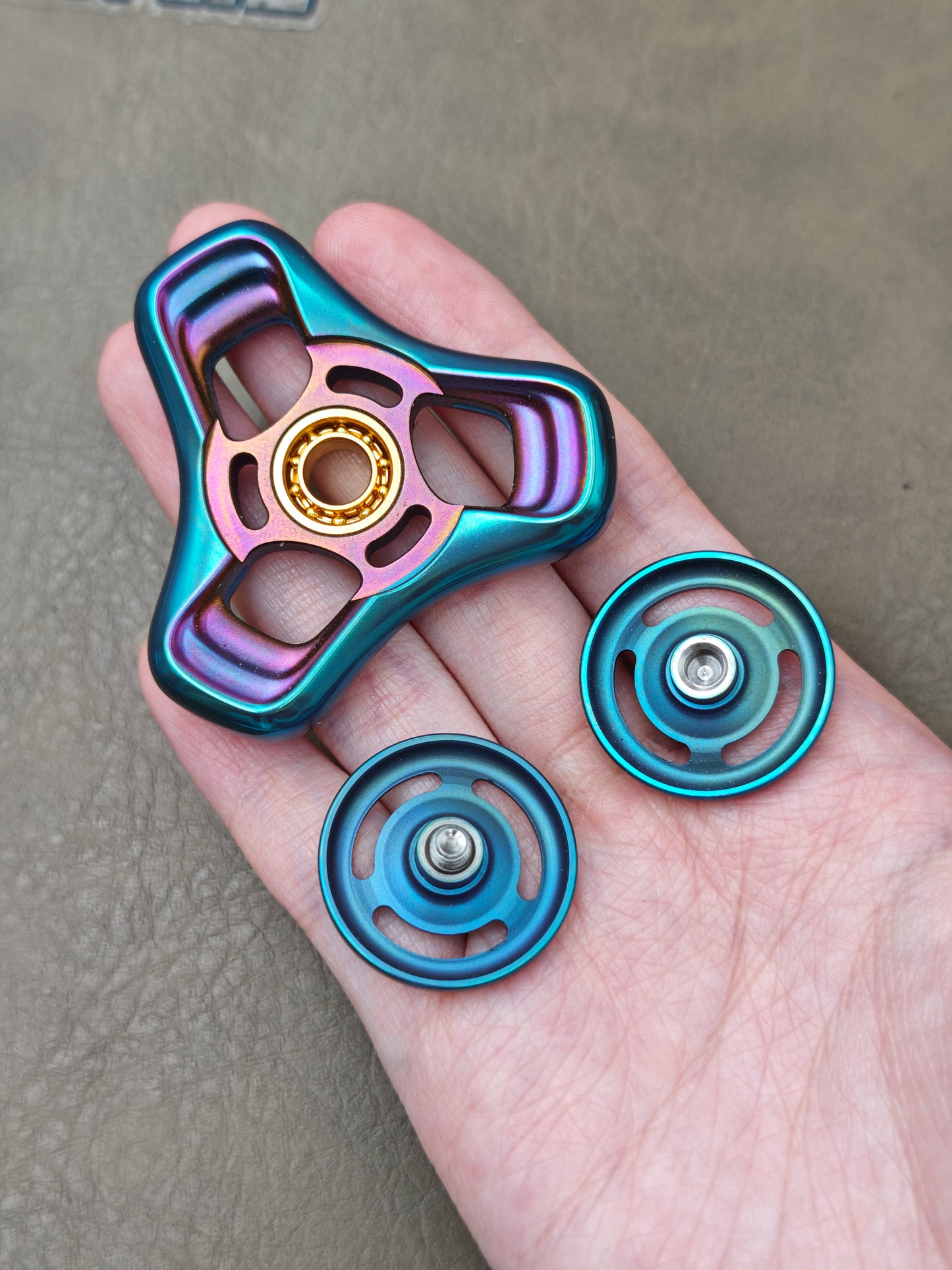 Folding Leaf Mini Zirconium