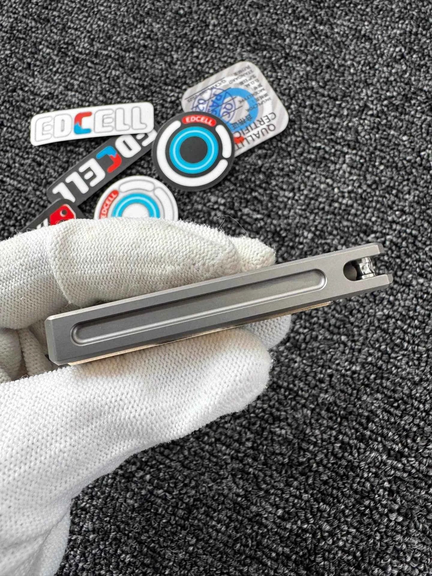 Quirky Ruler Titanium