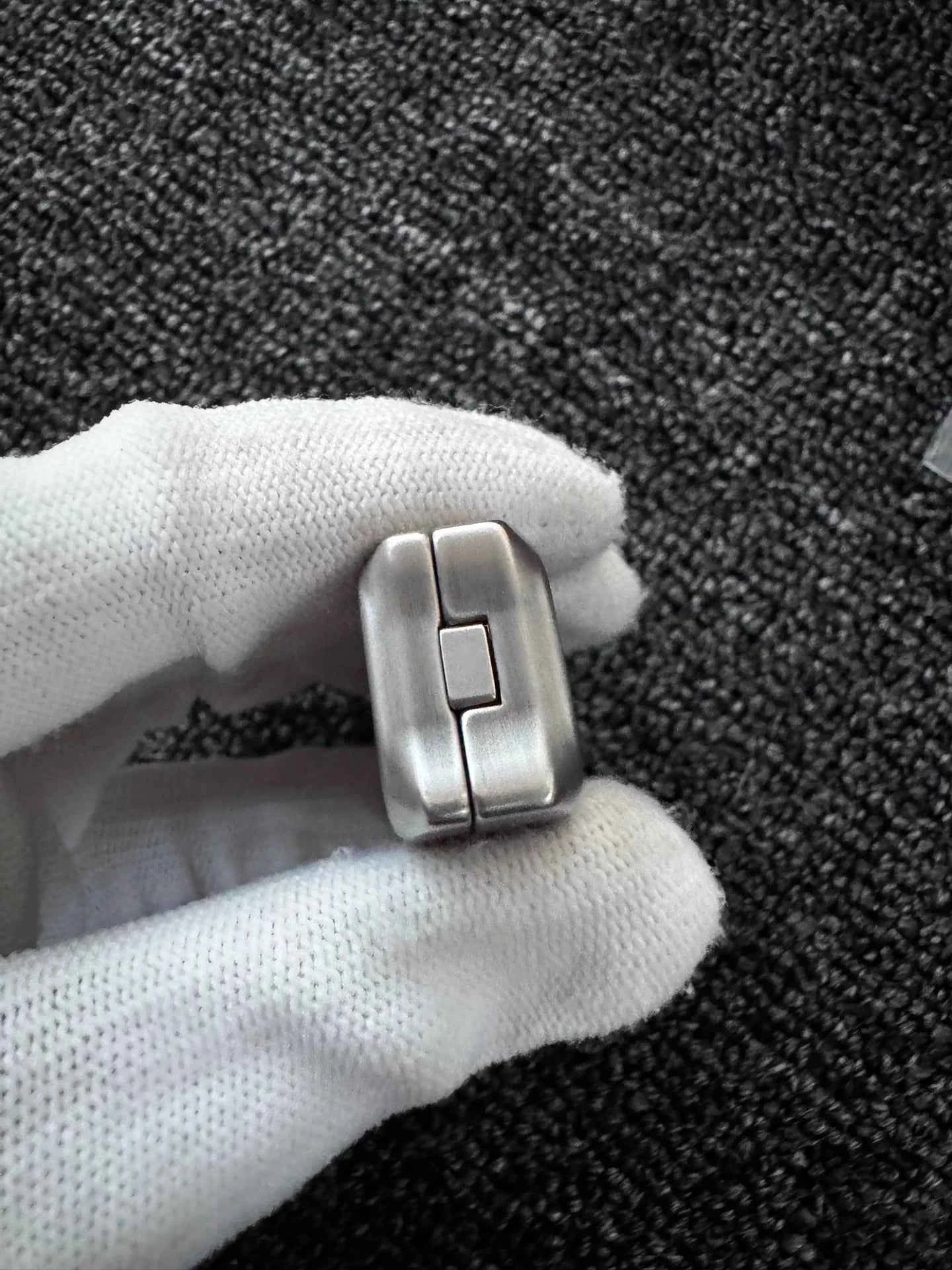 LIMBO Mechanical Stainless Steel