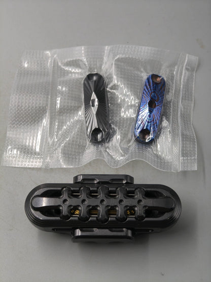 EXOSKELETON Zirconium