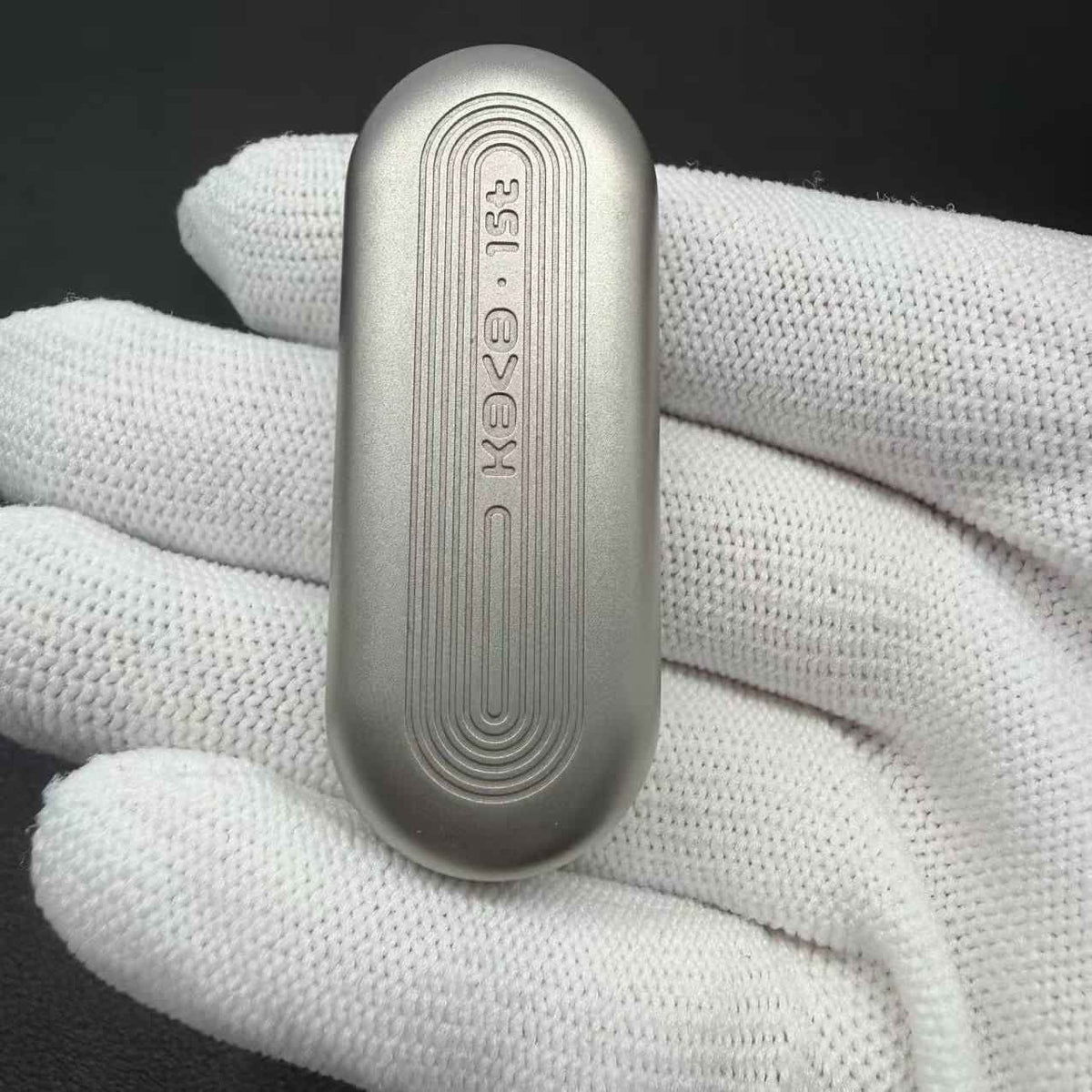 Floating Cloud Titanium