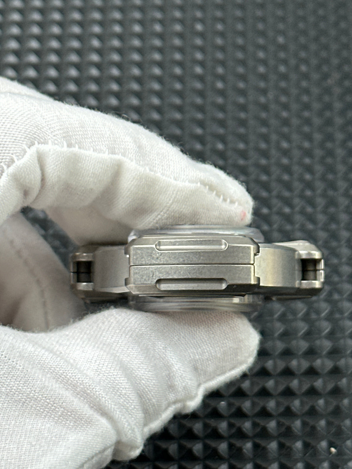 Radiation Pro Shell Opening Titanium