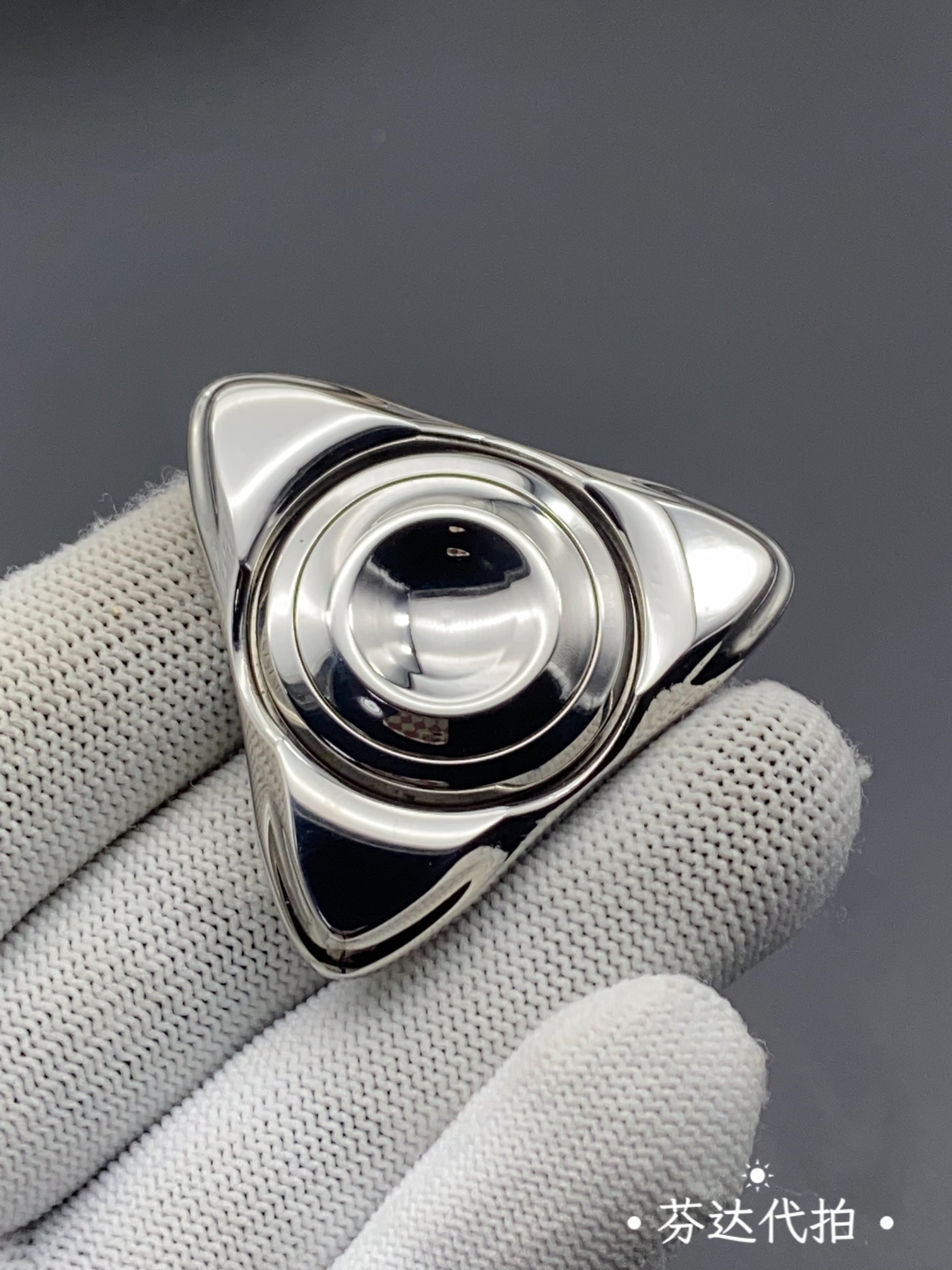 Spin Stainless Steel