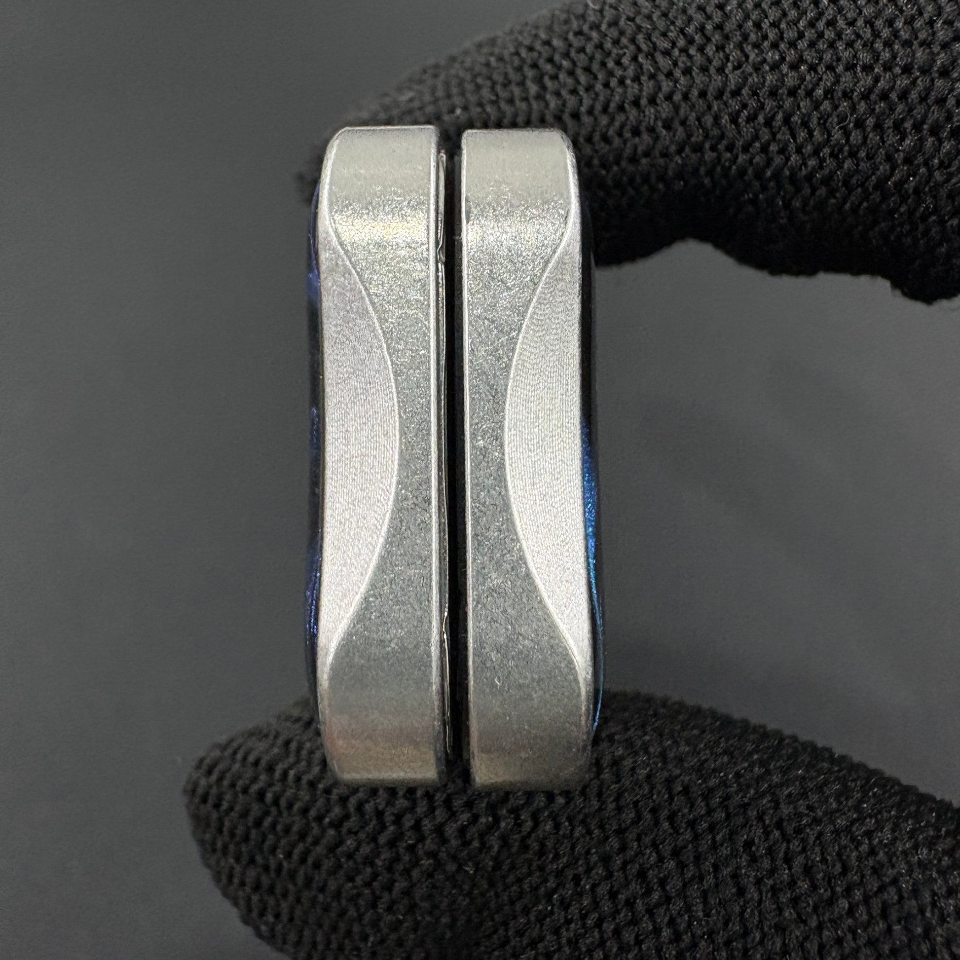 Aura Sand Stainless Steel