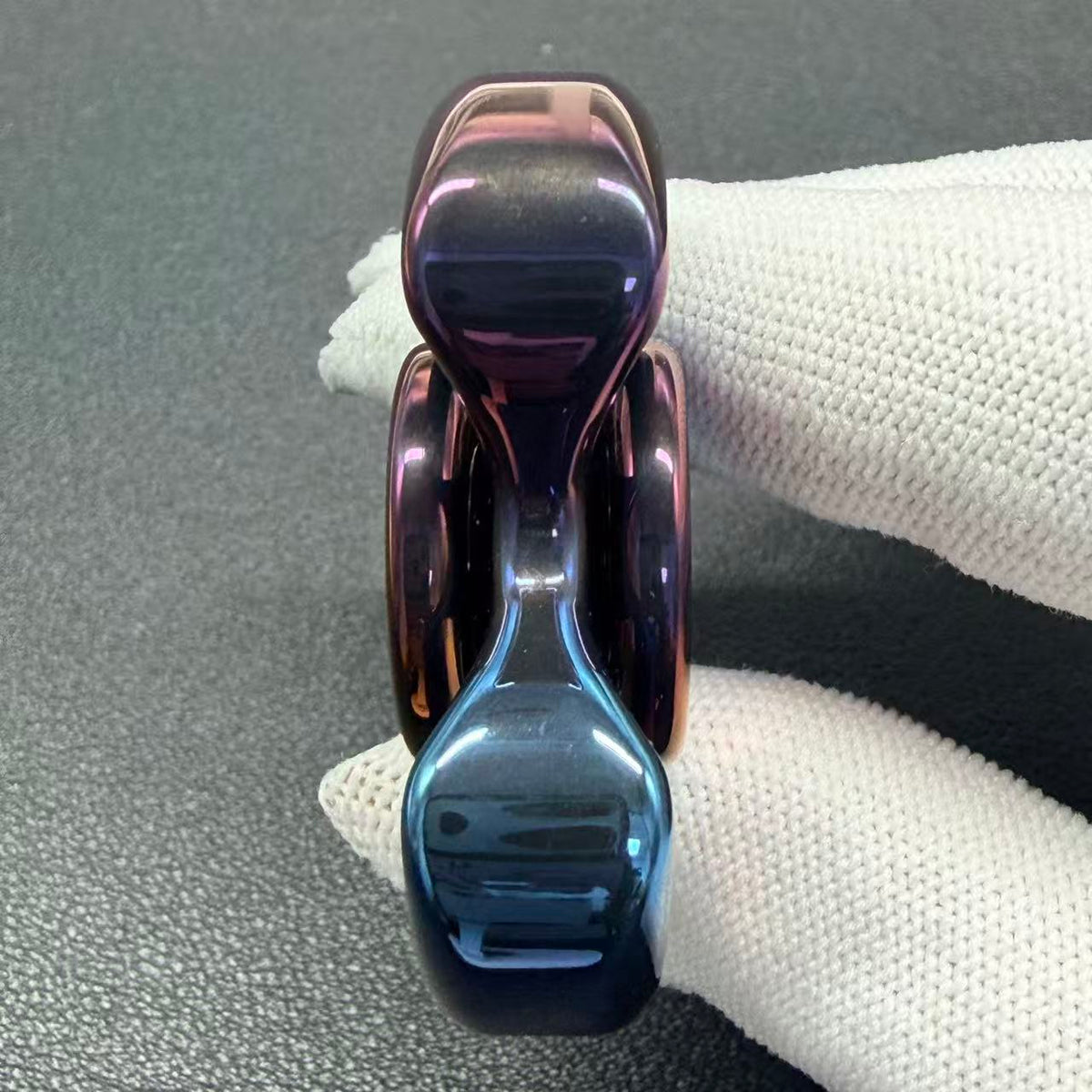 Three-Leaf Horizon Zirconium Oil Slick