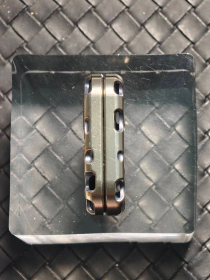 Top B Titanium