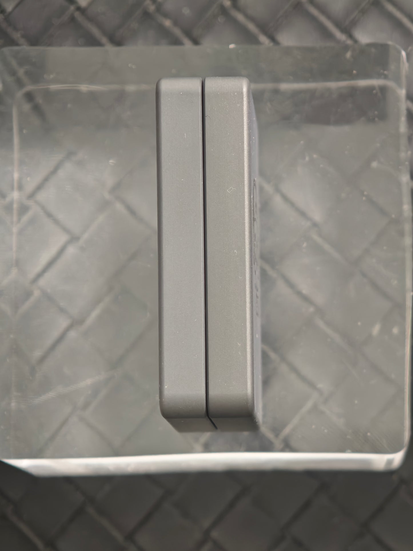 Mute Zirconium
