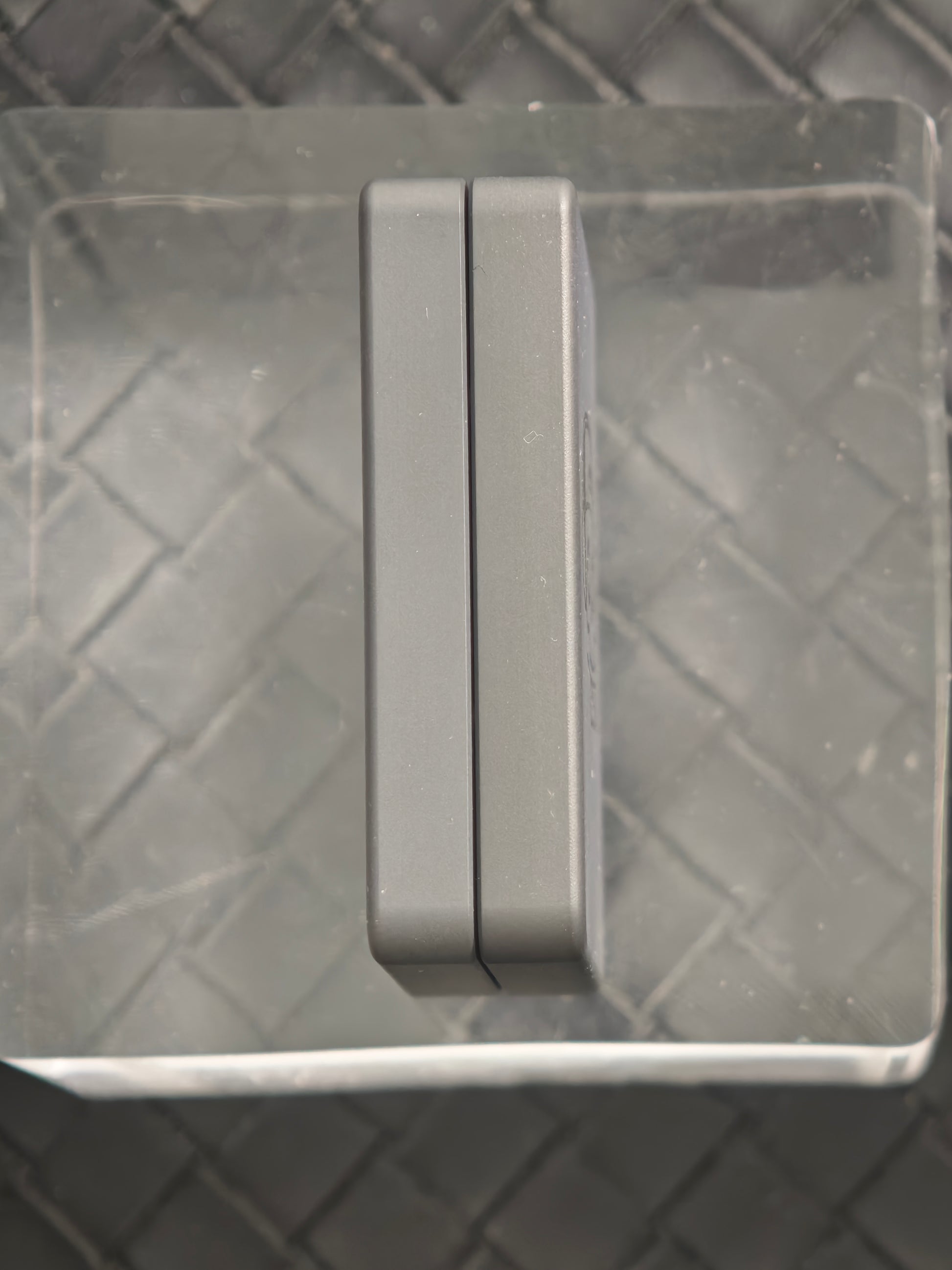 Mute Zirconium