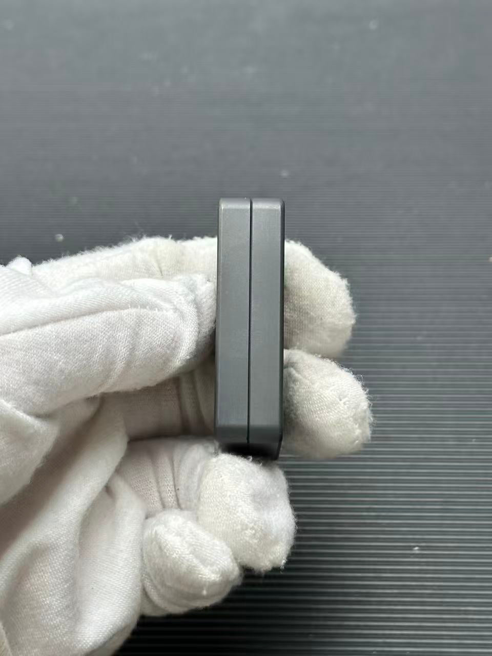 Mute Zirconium