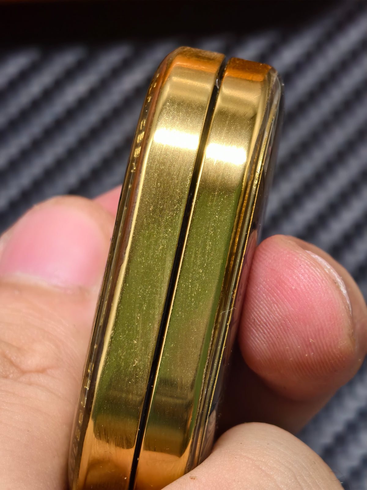 Groove Zirconium Gold Plated Resin-Sealed
