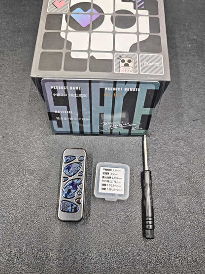 Snake Zirconium