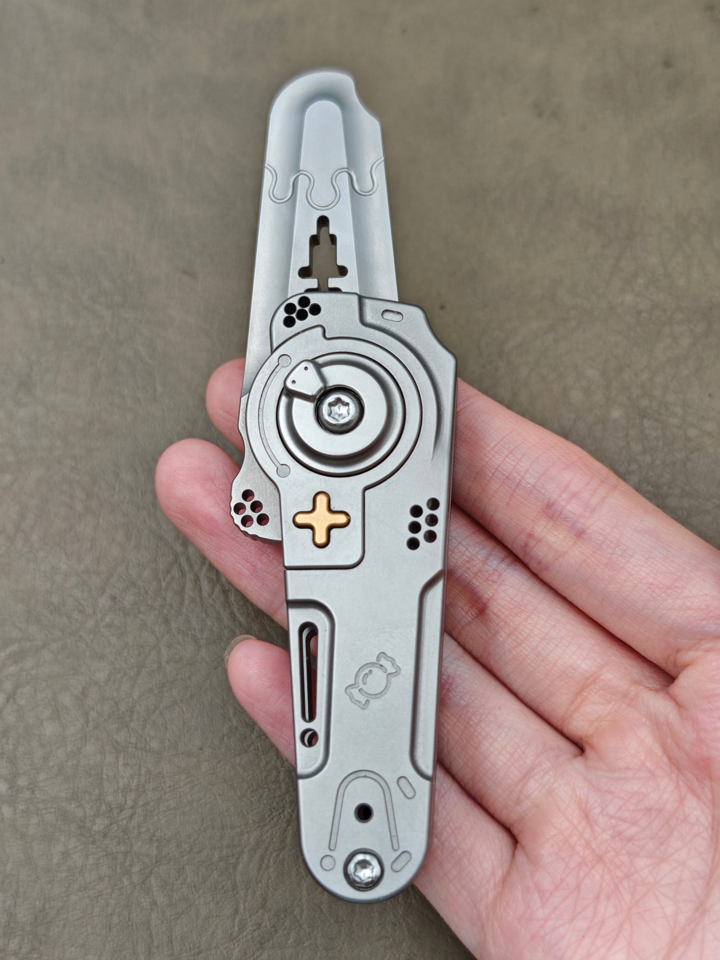 Dimension Slash Pry Bar Titanium