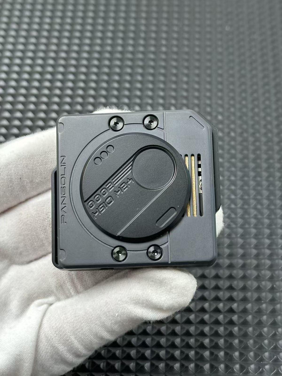 Millennium Y2K Disk Titanium