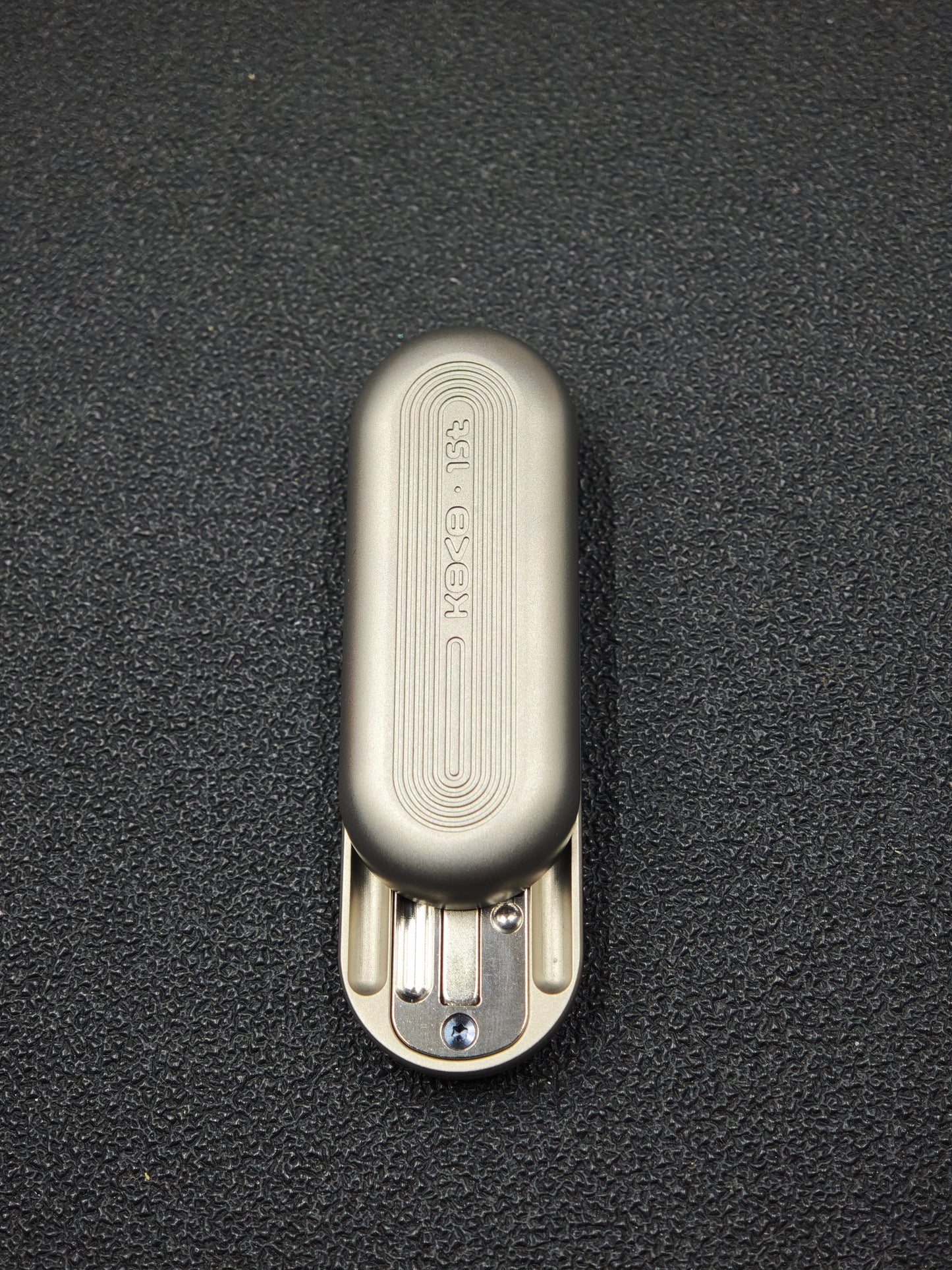 Floating Cloud Titanium