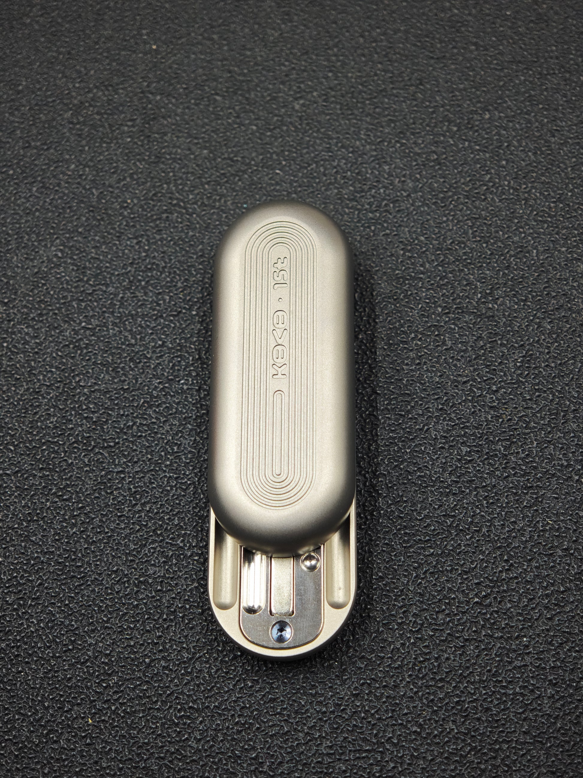 Floating Cloud Titanium