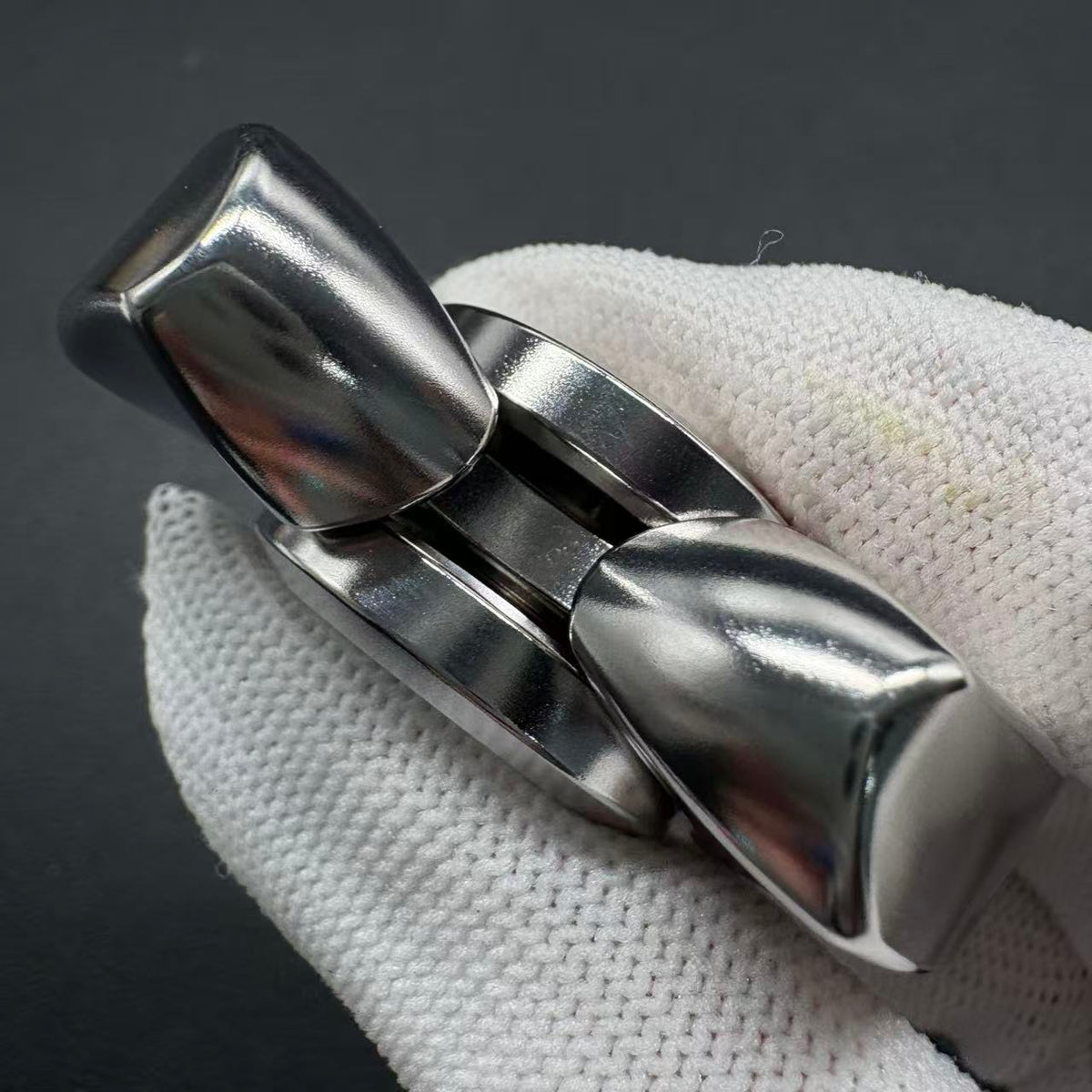 Zhen Stainless Steel Stonewashed