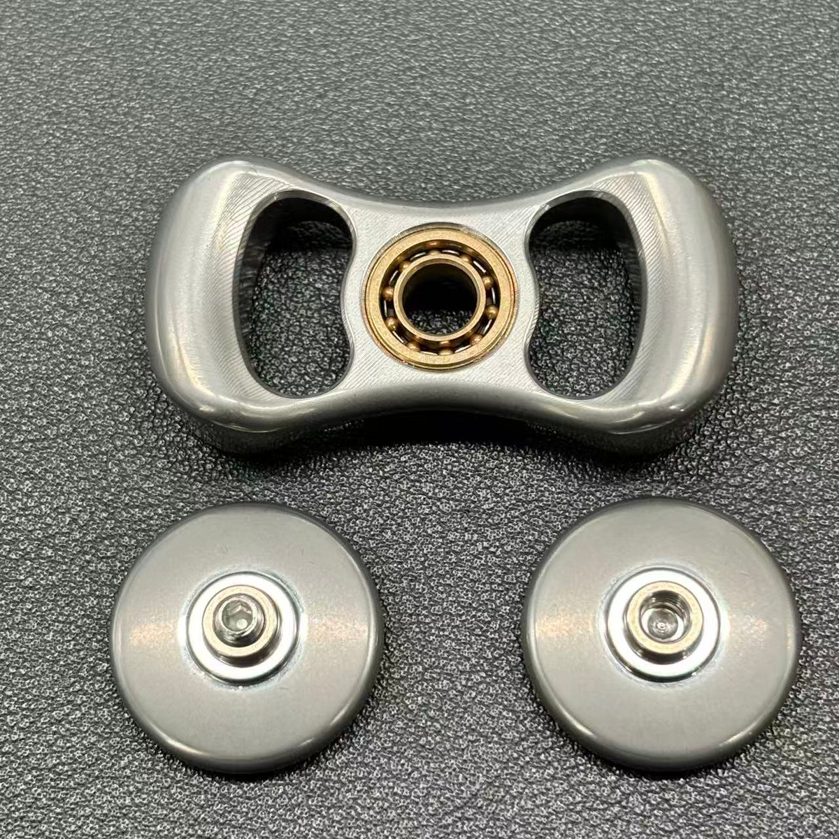 Two-Leaf Horizon Stainless Steel
