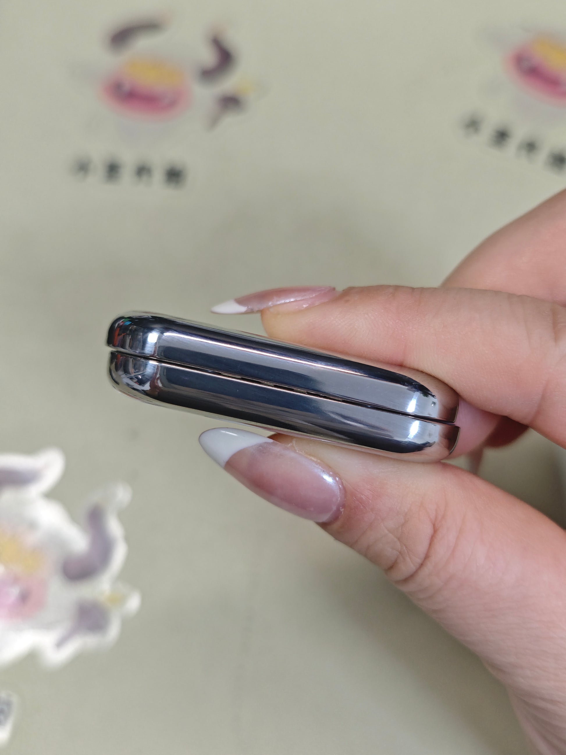 Floating Cloud Titanium