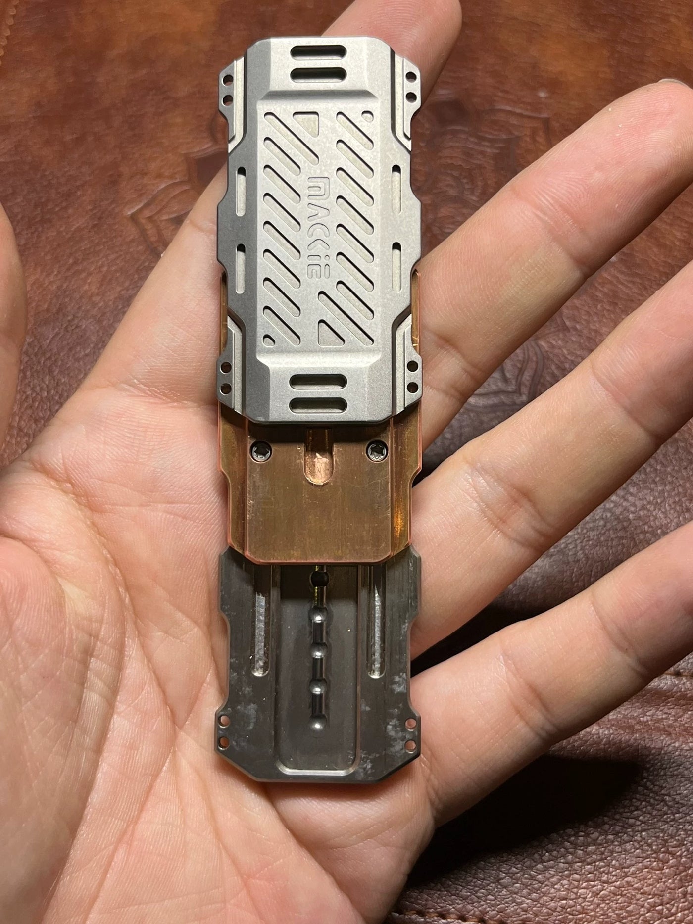 Lifepod Titanium