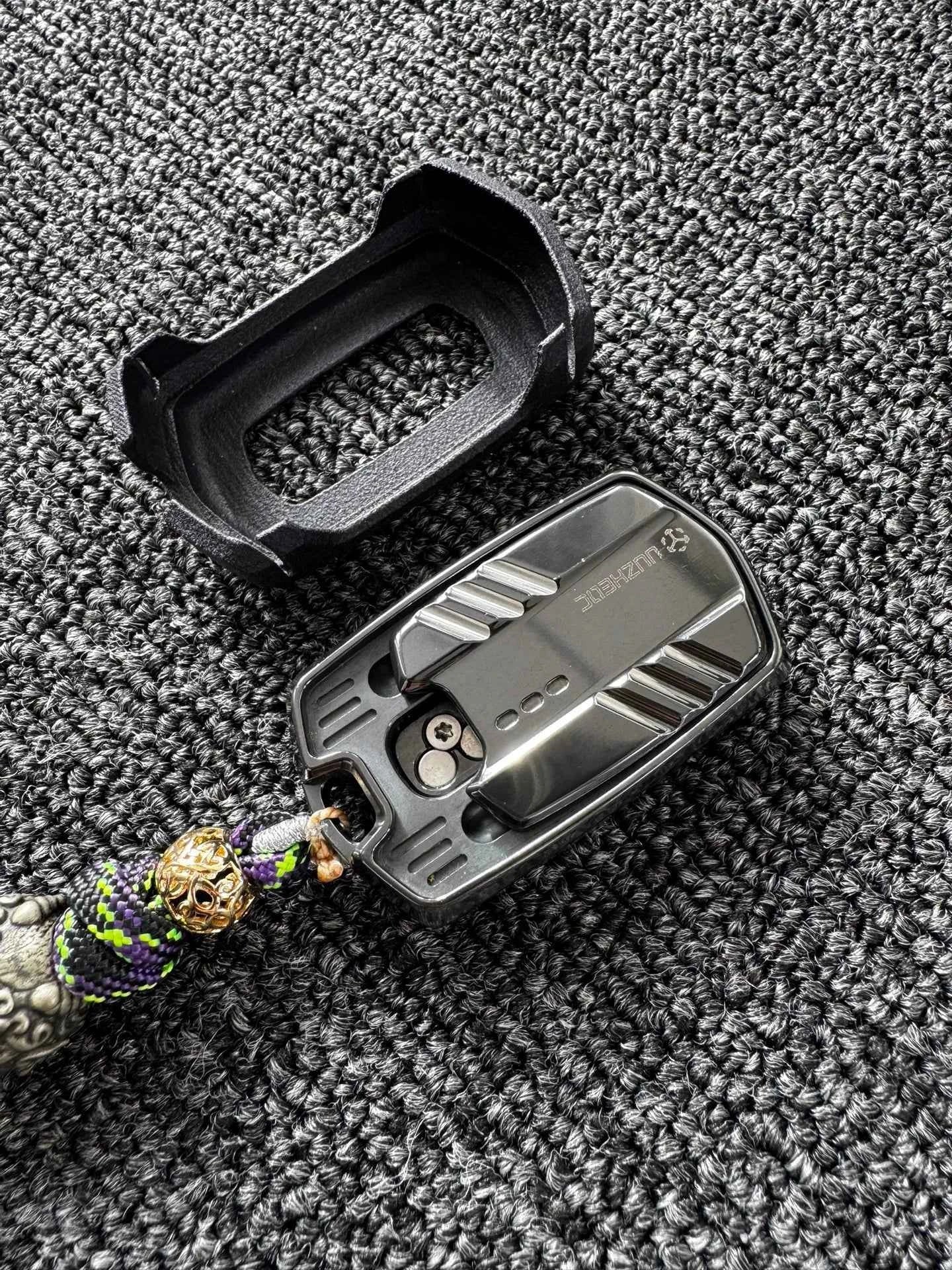 Thousand machines Zirconium