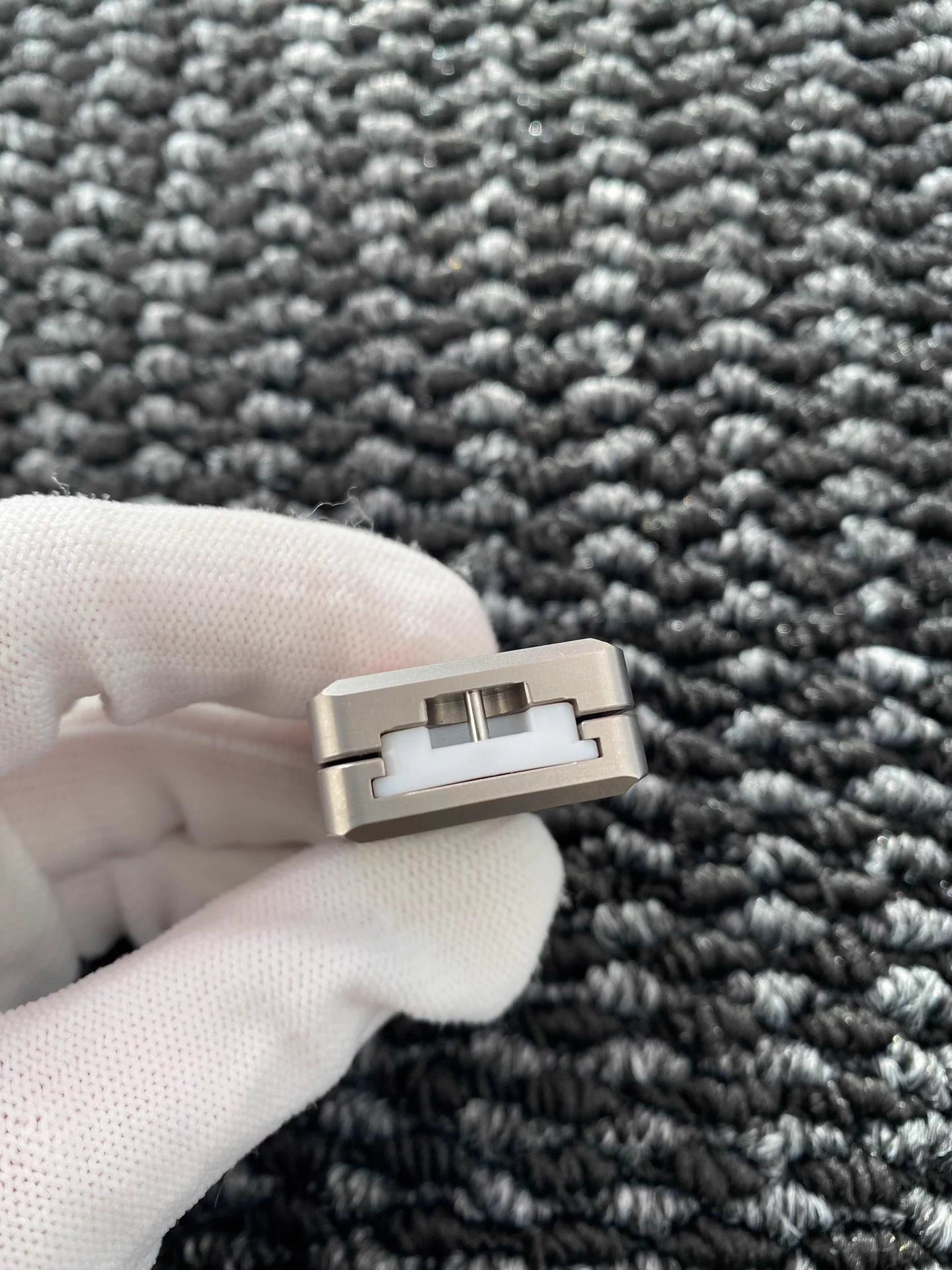 DRIVE Slider Titanium