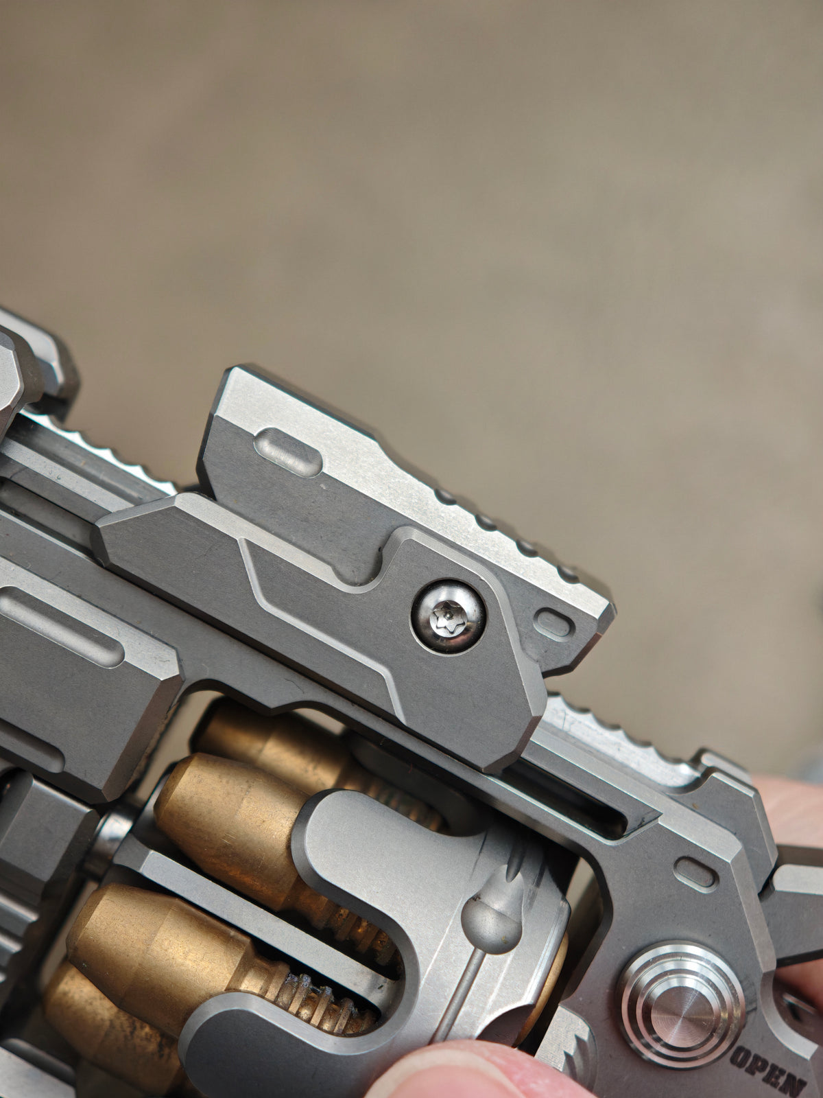 EDCELL Breaker Titanium