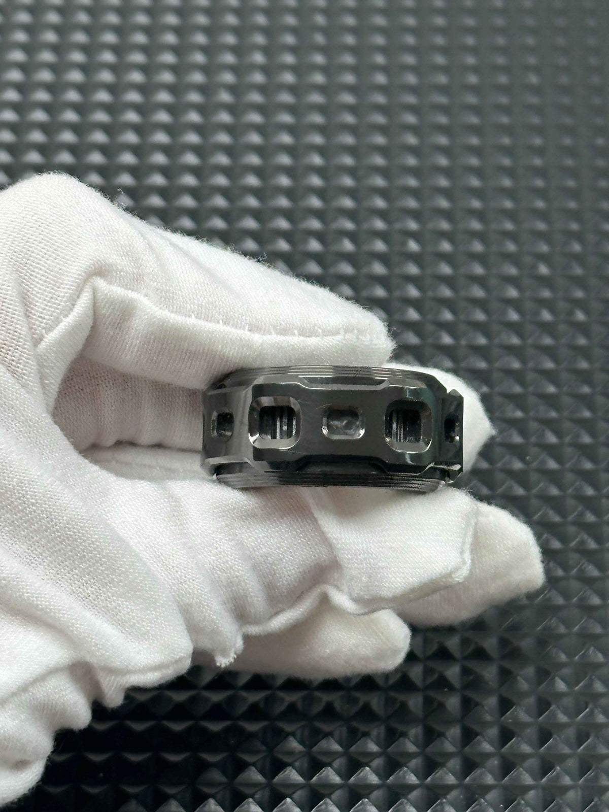 Shadow Raider Ratchet Zirconium