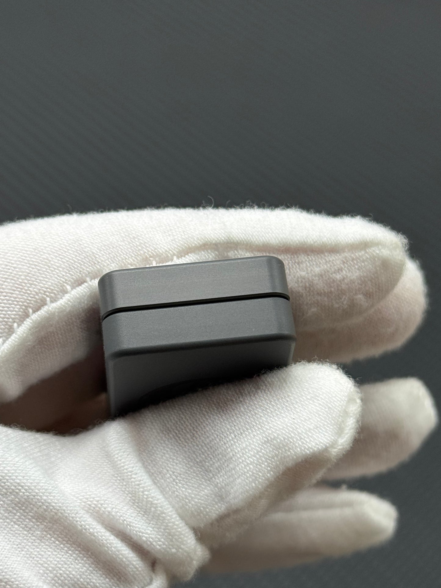 Mute Zirconium