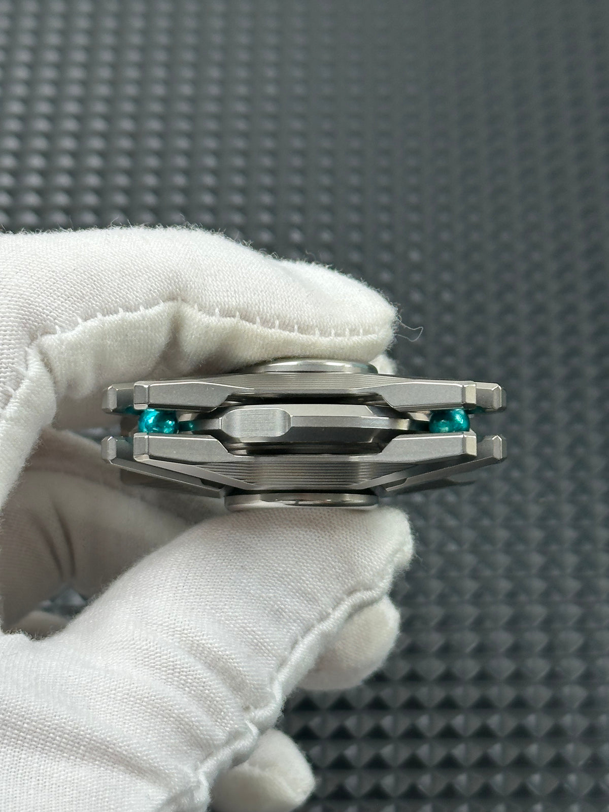Manzala Titanium