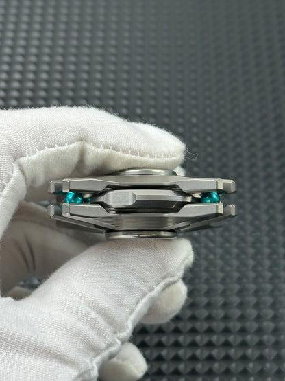Manzala Titanium