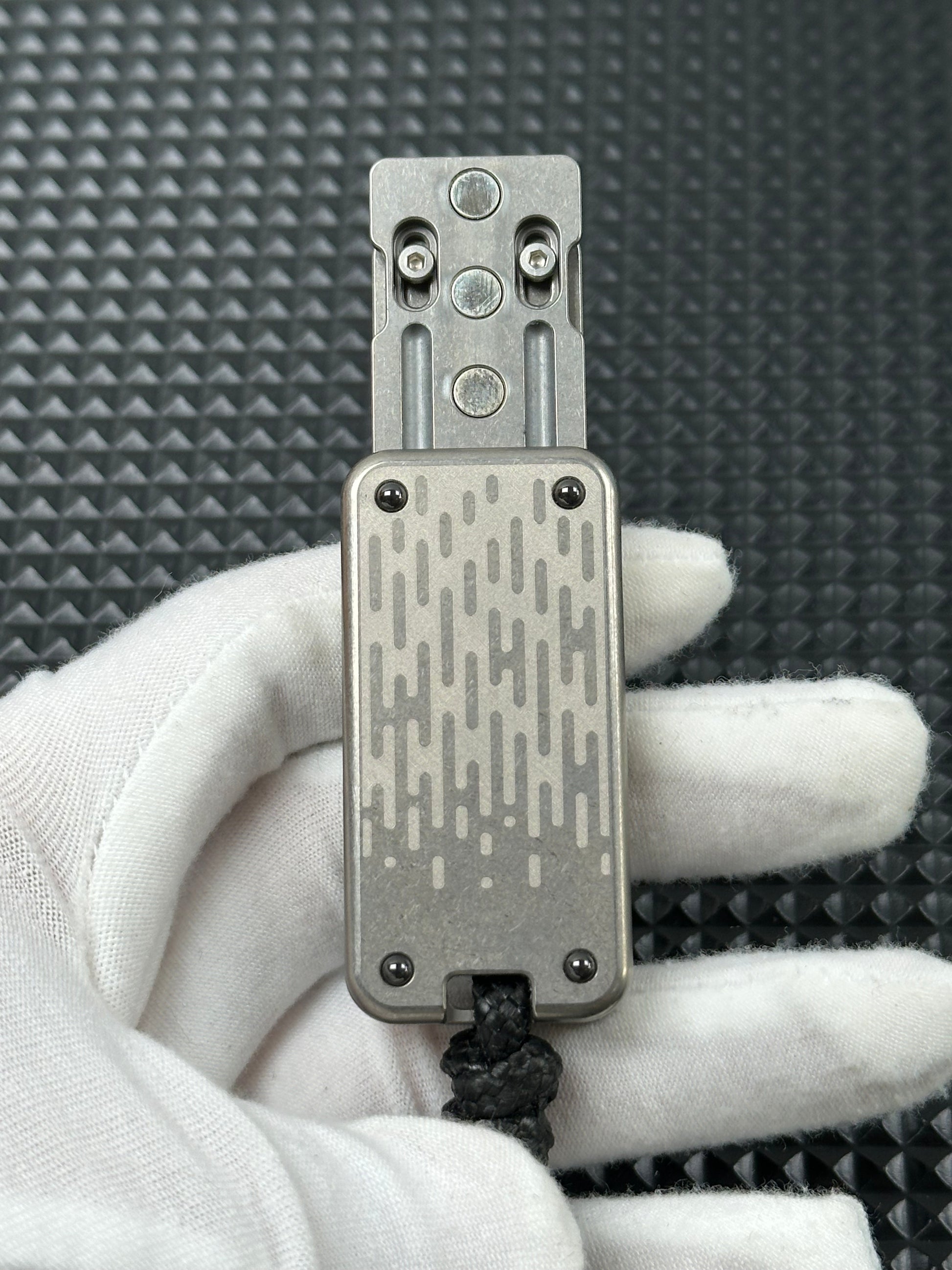 Pop Up Titanium