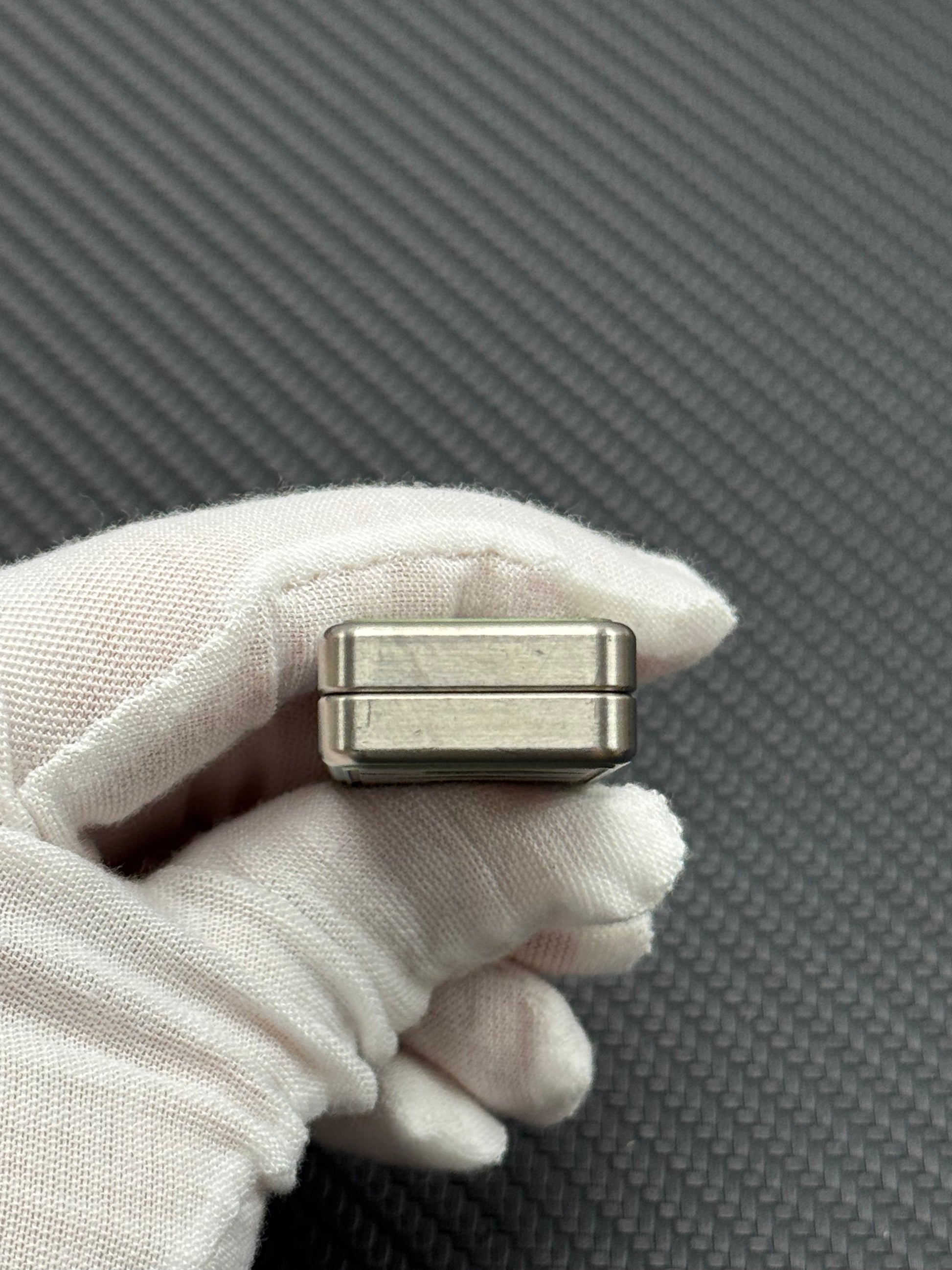 Dollar Pig Snout Titanium