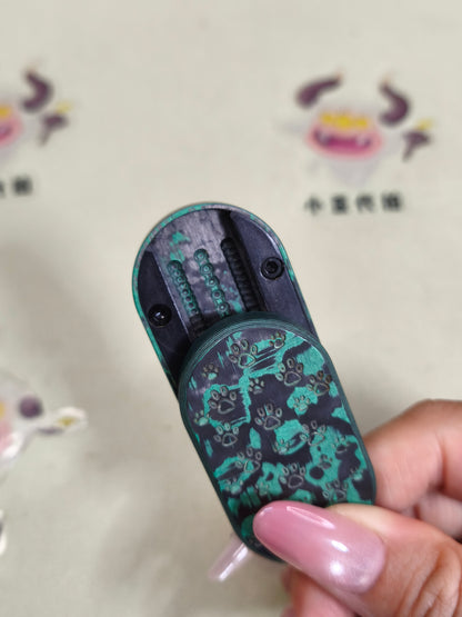 Greedy Cat Carbon Damascus