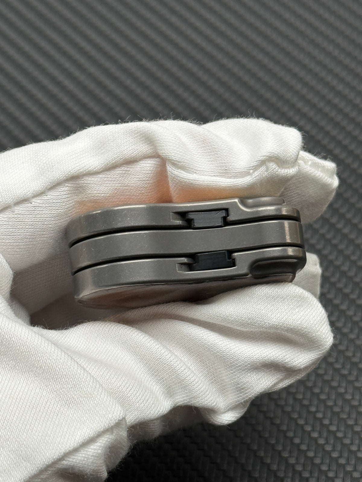 Balled Shell Stainless Steel Stonewashed Resin-Sealed