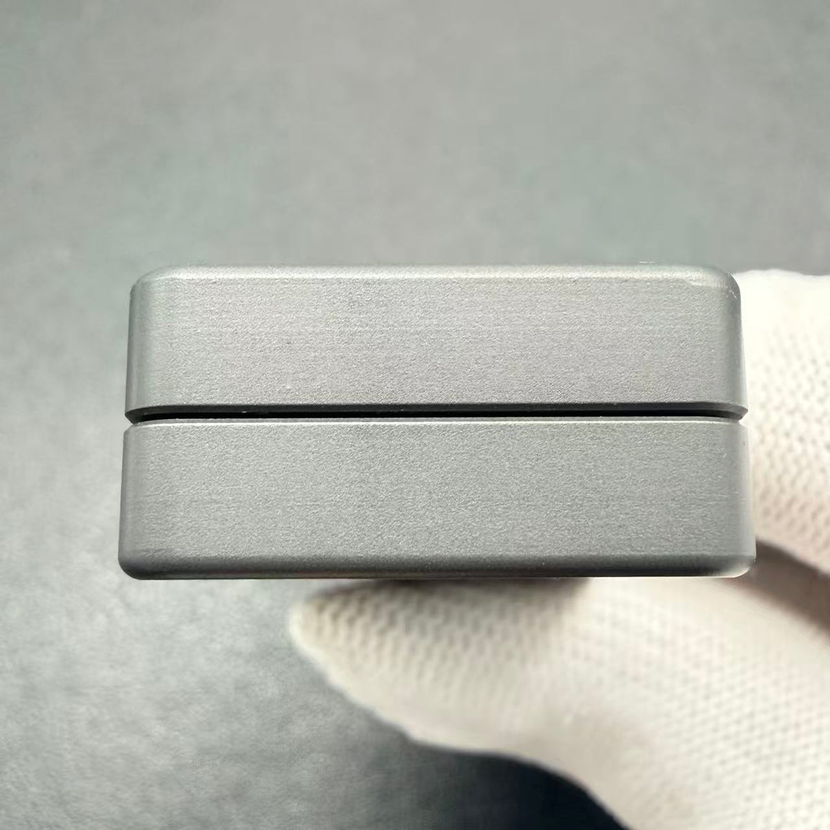 Mute Zirconium