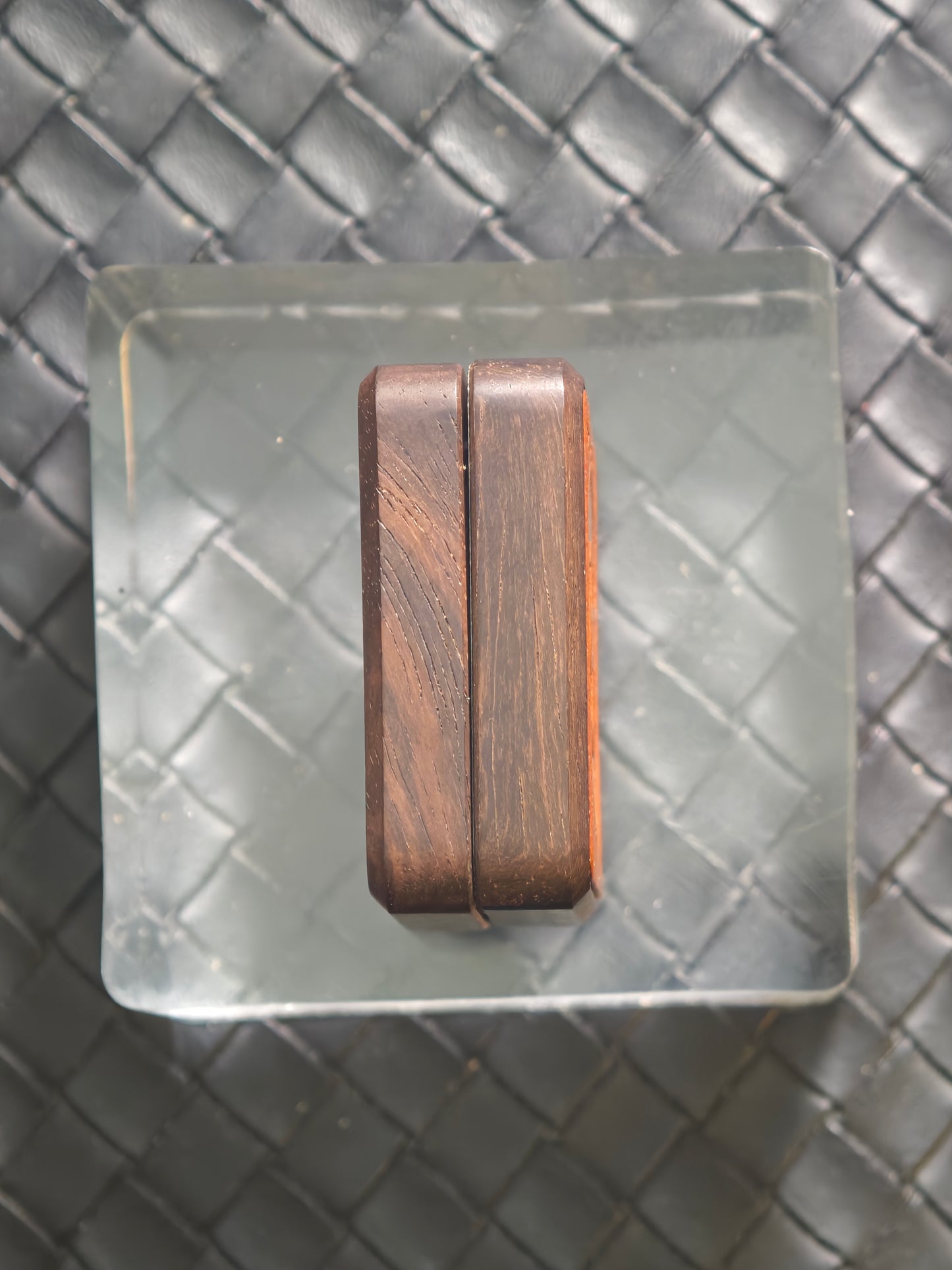 Mahjon Brass Redwood