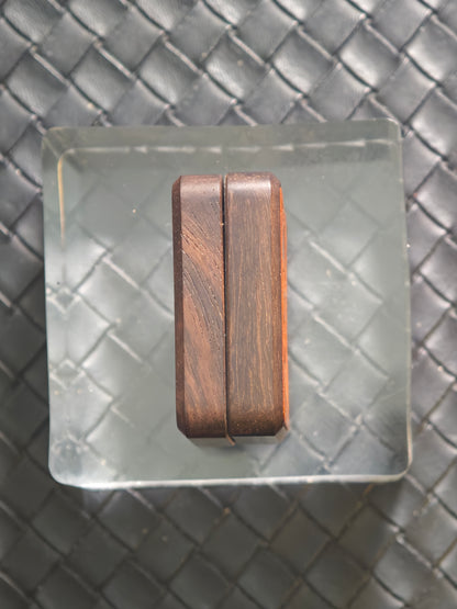 Mahjon Brass Redwood