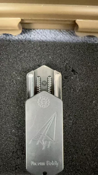 Plane Zirconium