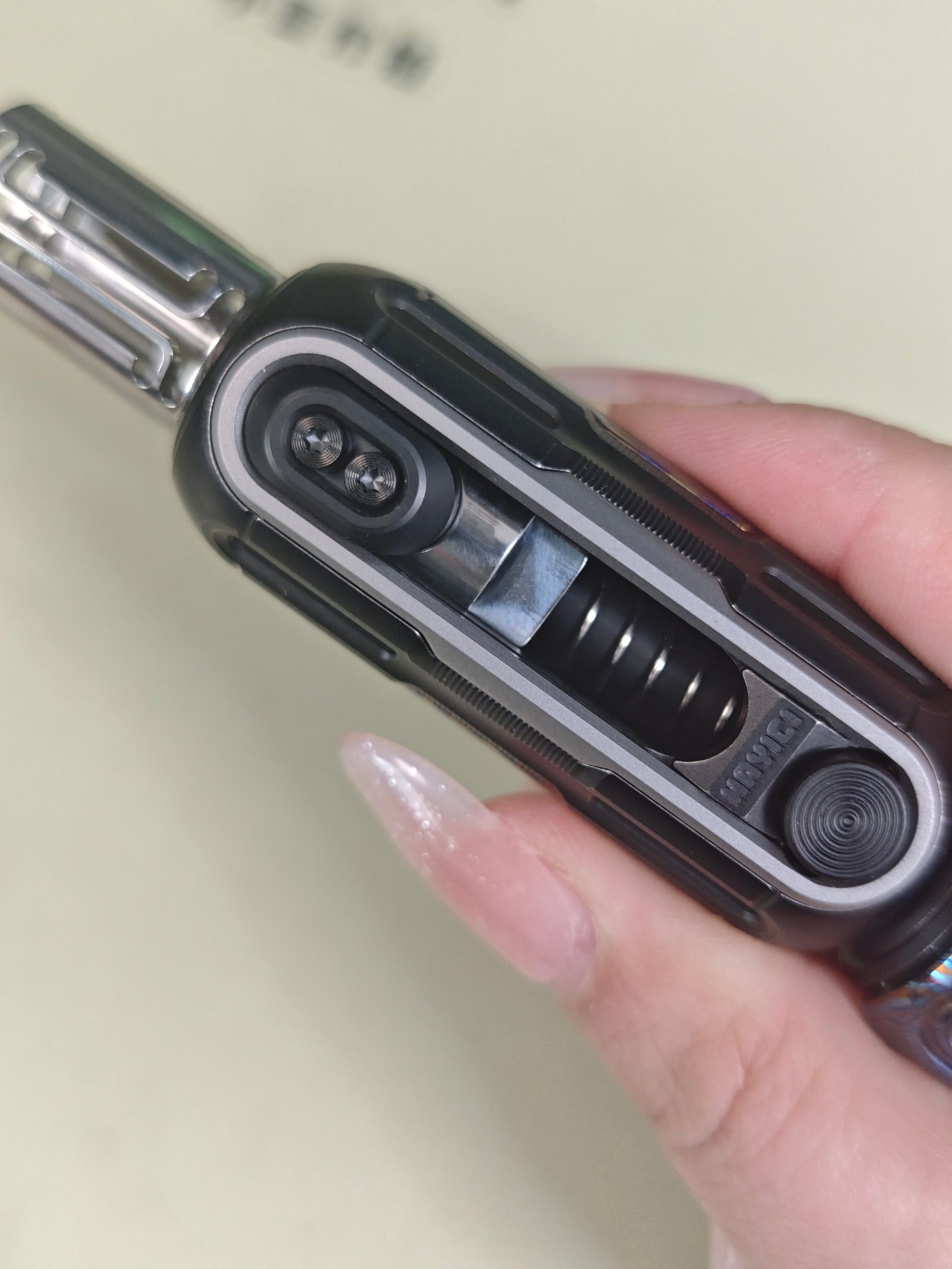 SHAKE Mokuti Titanium