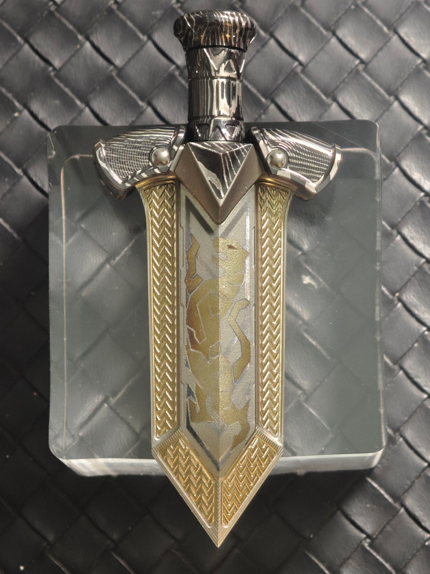 Ghost Lantern Lake Sword Zircuti