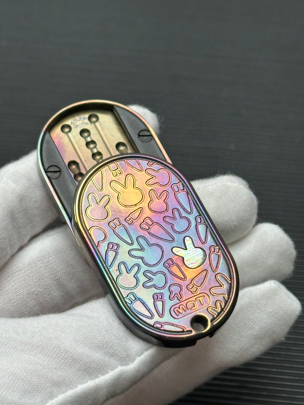 Grumpy Rabbit Rhythm Zirconium Oil Slick